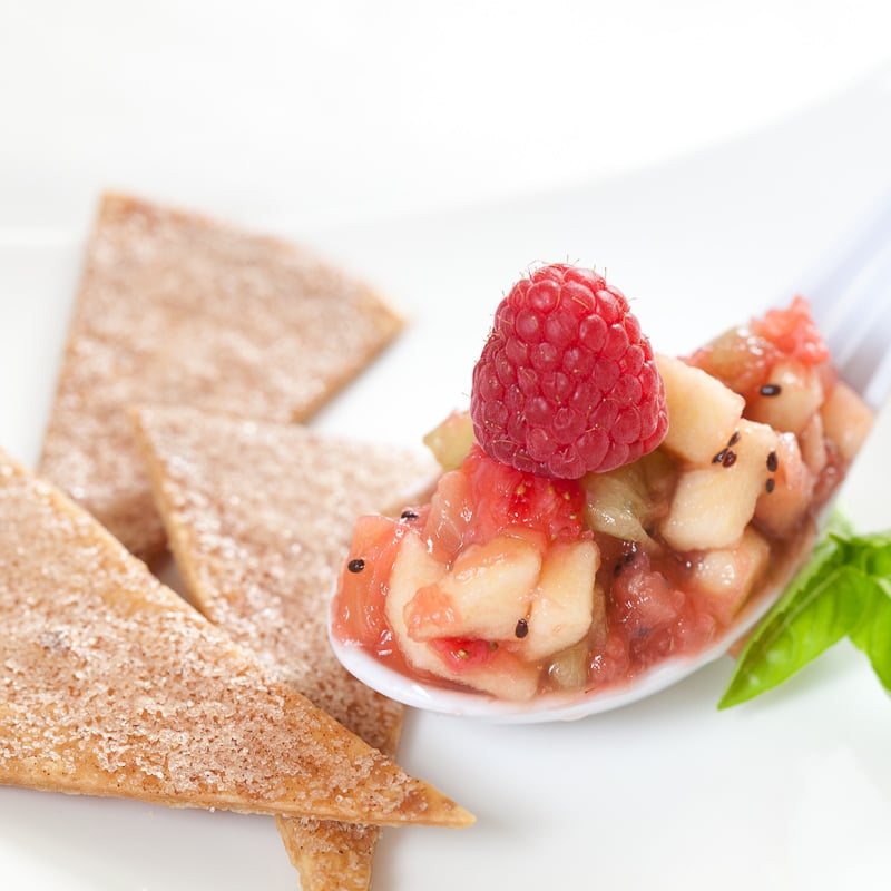 fruit salsa with cinnamon sugar chips