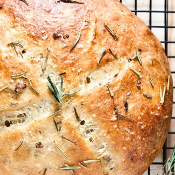 rosemary garlic bread, rosemary bread, garlic bread