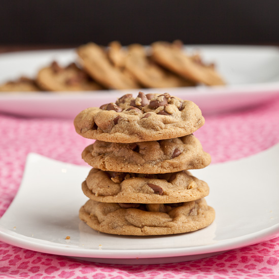 Flourless Peanut Butter 'n Chocolate Cookies