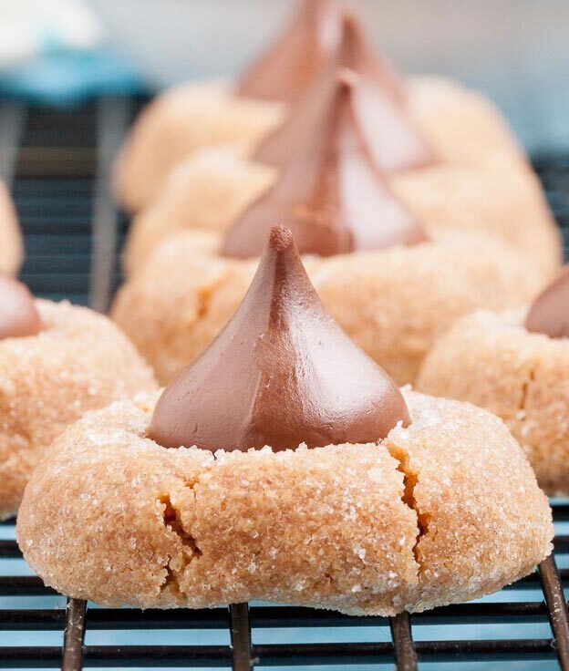 peanut butter kiss cookies, peanut butter blossoms