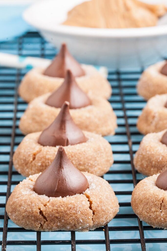 peanut butter kiss cookies, peanut butter blossoms