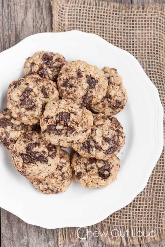 Thick Oatmeal Dark Chocokate Cookies