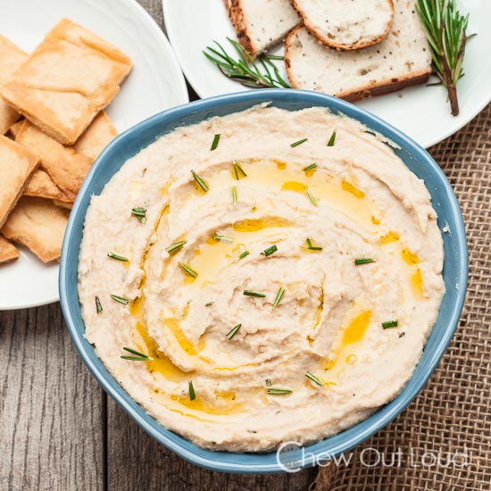 White Bean Garlic Dip with pita chips