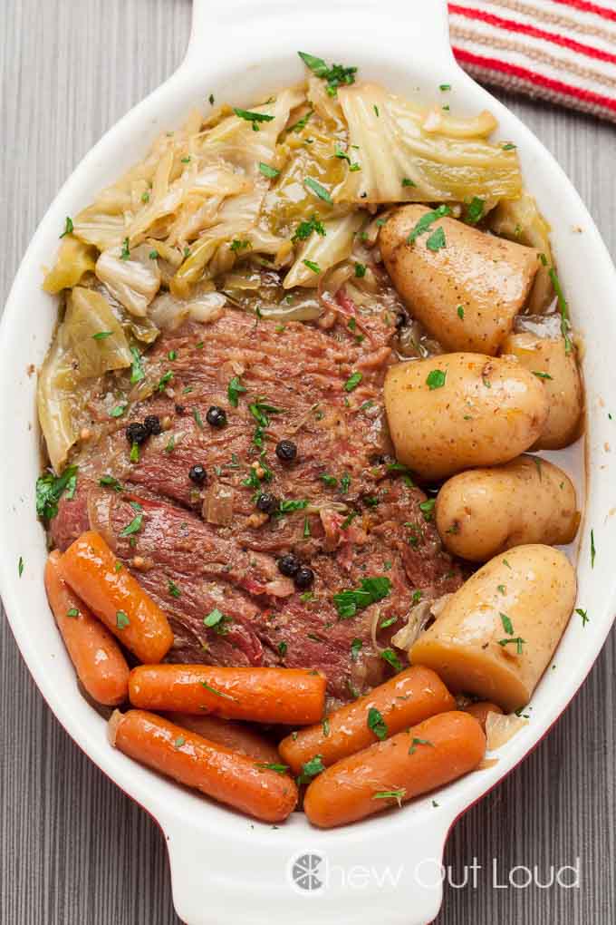 slow cooker corned beef and cabbage with potatoes