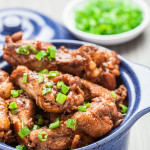 Braised Chicken Wings with Sliced Onions