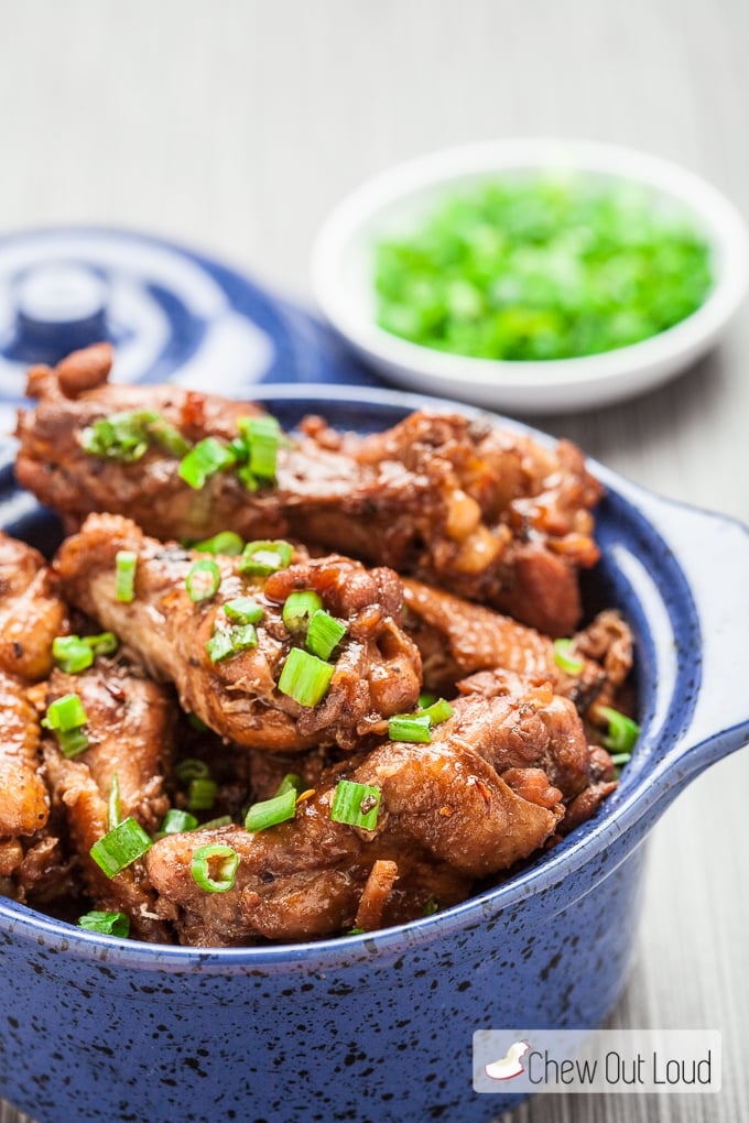 Braised Chicken Wings with Sliced Onions