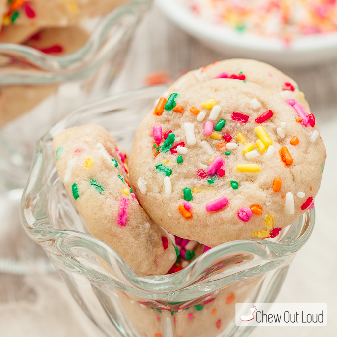 soft funfetti cookies with sprinkles 