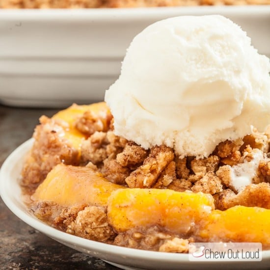 peach crisp with ice cream