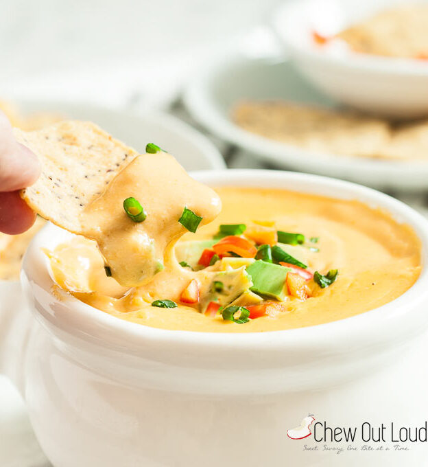 Nacho Queso Dip with Sliced Onions