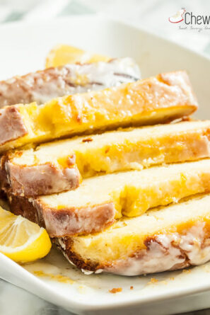 Slices of Yogurt Cake with Lemon