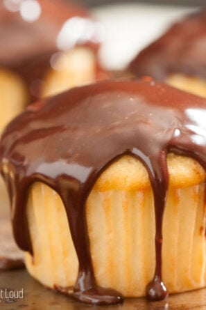 Cupcakes with Chocolate Toppings!