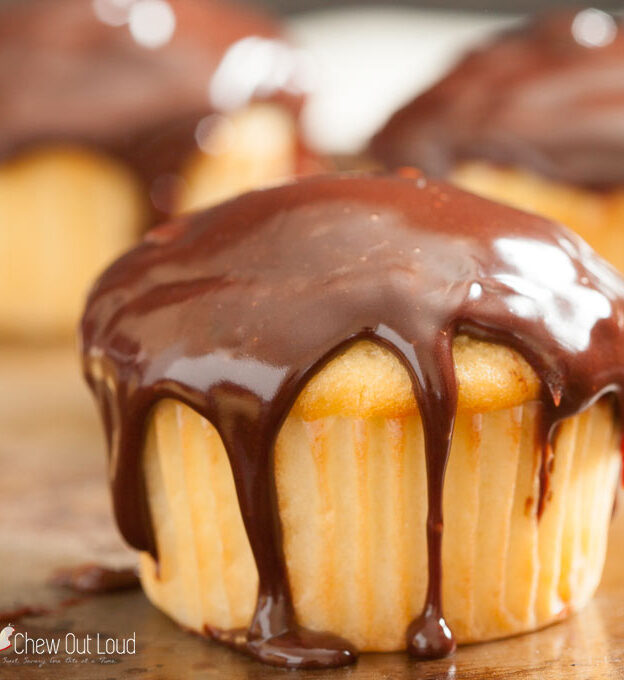 Cupcakes with Chocolate Toppings!