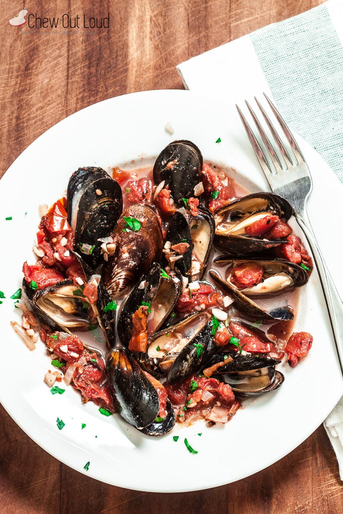 healthy mussels with garlic and tomaotes 3