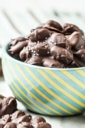 Crockpot Chocolate Almond Clusters