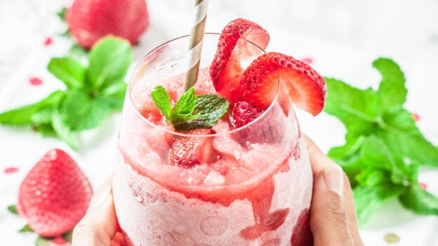 strawberry frosé frozen rosé 00