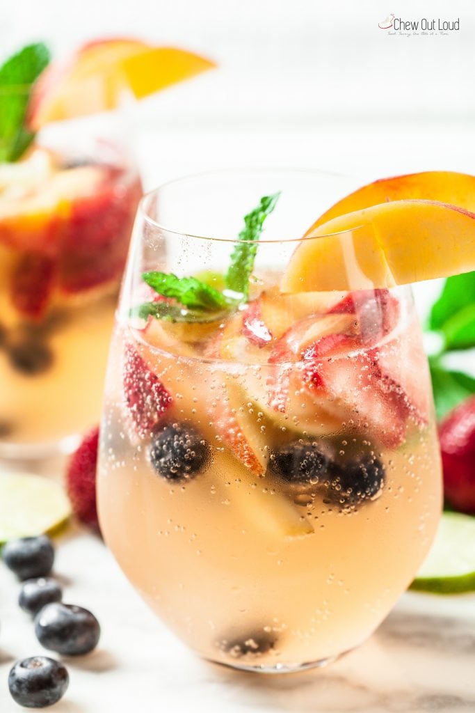 Summer Berry Sangria with fruits