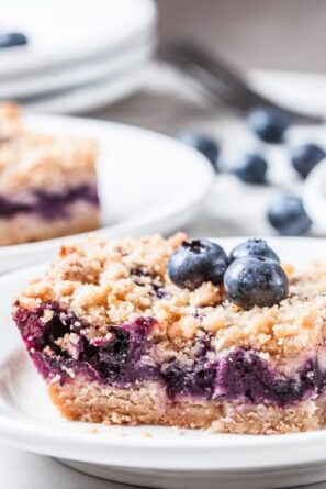 blueberry pie crumb bars