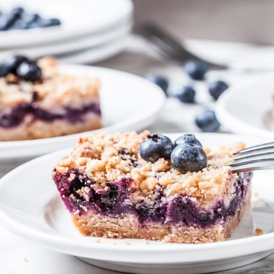 blueberry pie crumb bars