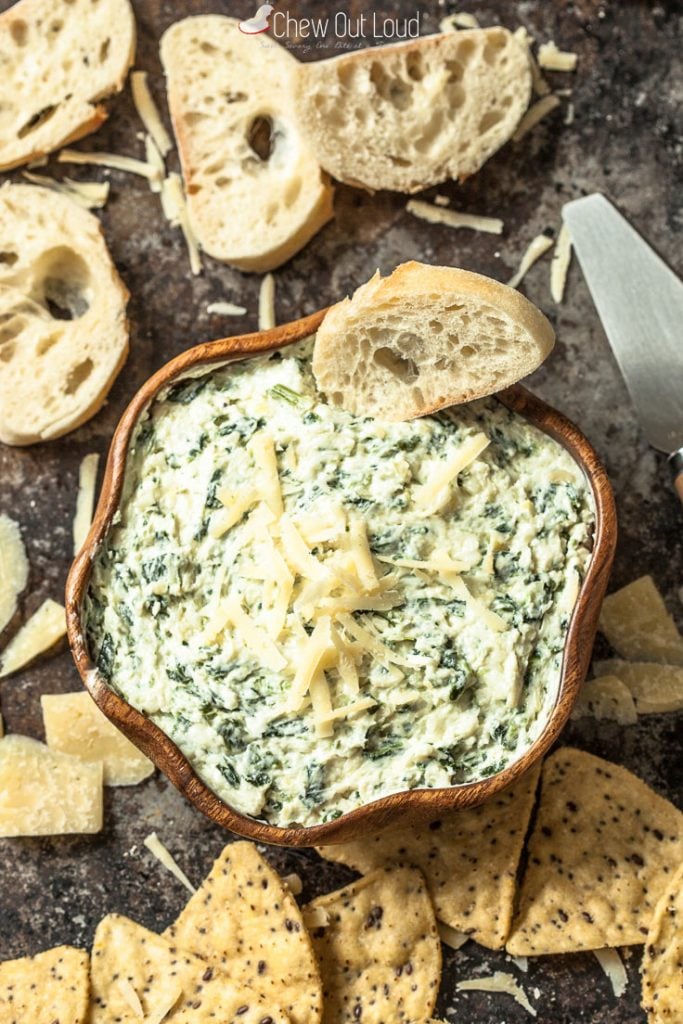 Spinach Artichoke Dip with Garlic Bread