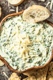 Spinach Artichoke Dip with Garlic Bread