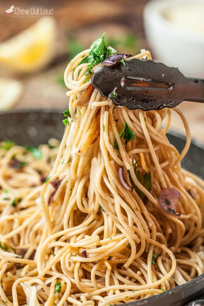 spaghetti aglio e olio pasta aglio e olio recipe