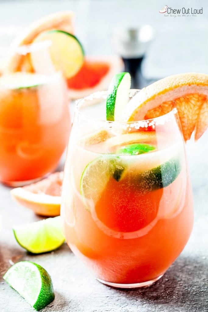 grapefruit paloma cocktail