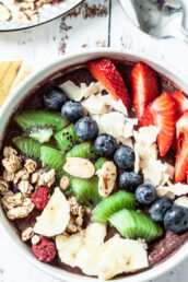 acai bowl with berries
