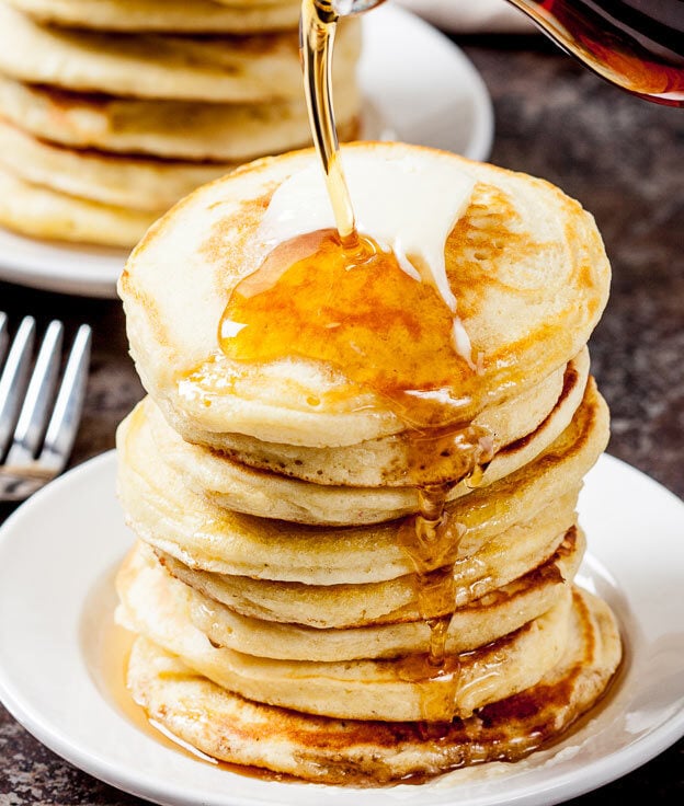 Fluffy Pancakes with Honey Syrup