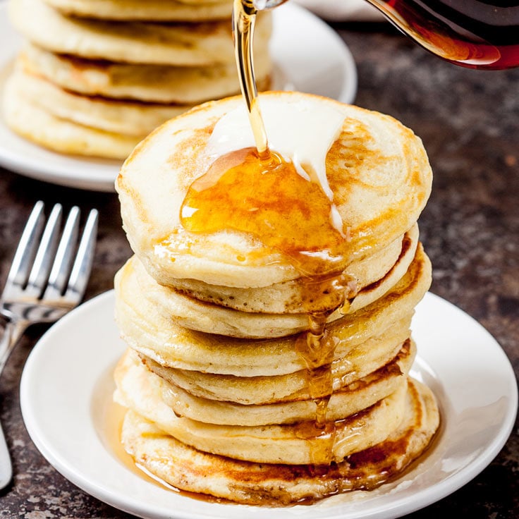 Fluffy Pancakes with Honey Syrup