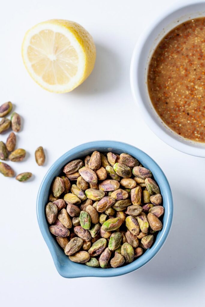 pistachios with lemon and mustard