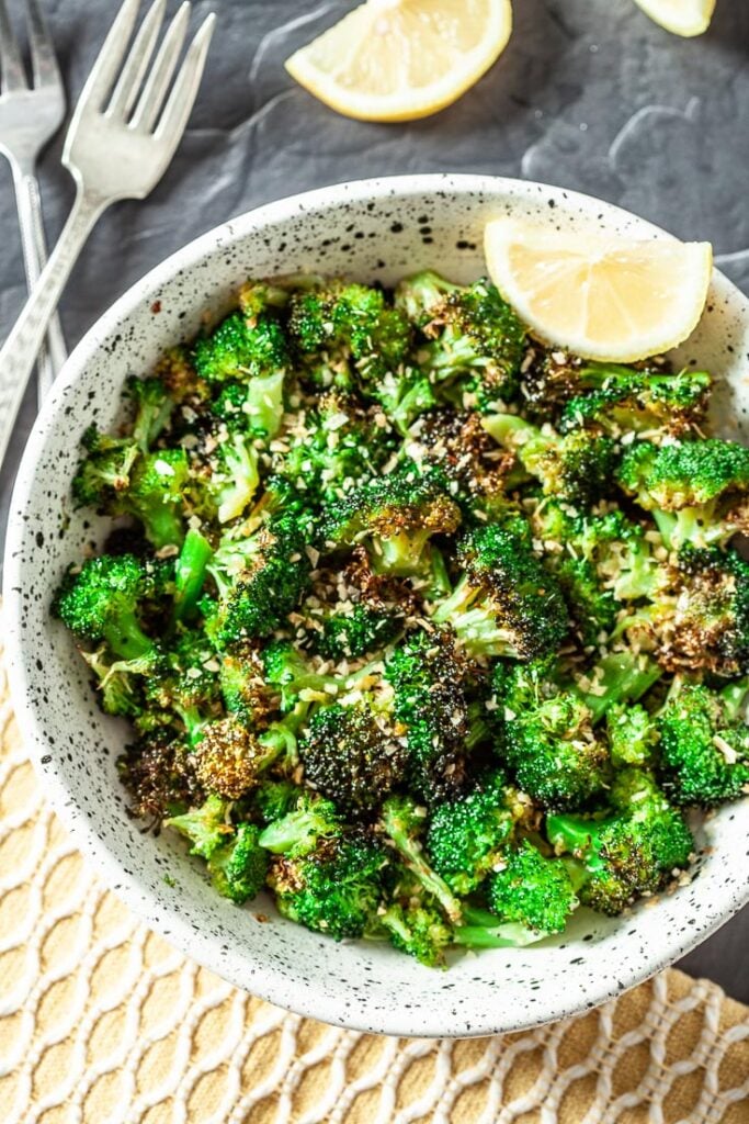 air fryer broccoli, air fryer roasted broccoli