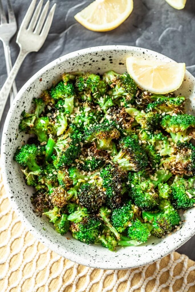 https://www.chewoutloud.com/wp-content/uploads/2020/01/Air-Fryer-Broccoli-1-683x1024.jpg