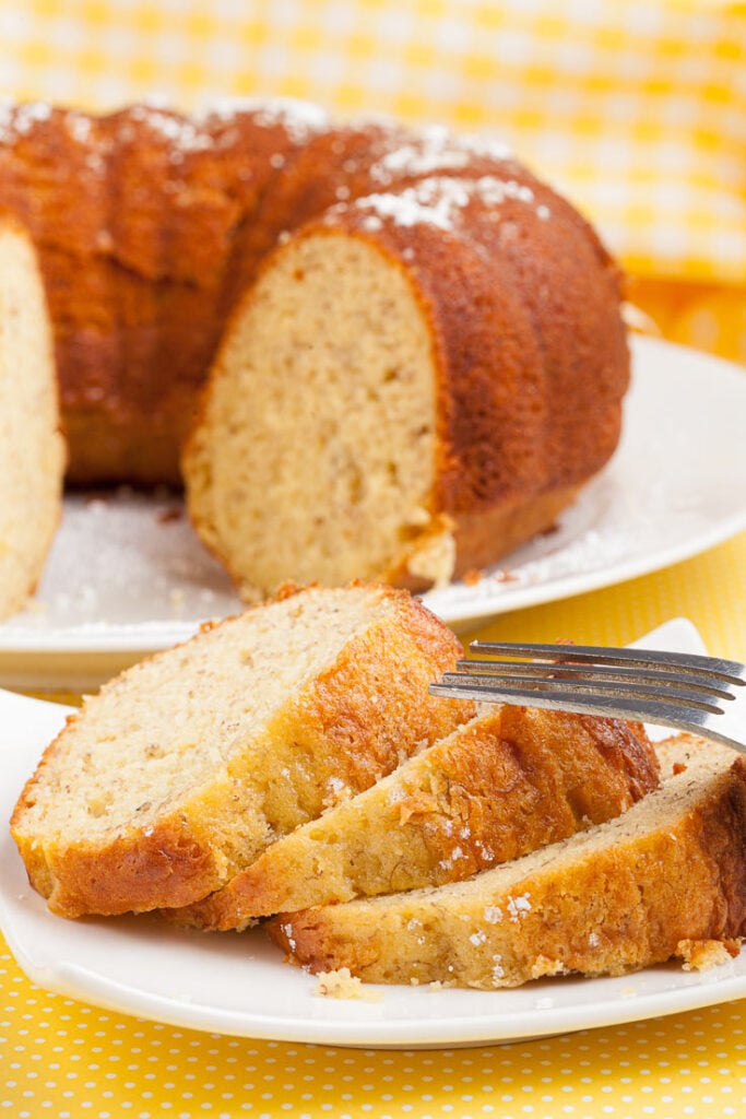 Banana Pudding Cake Slices