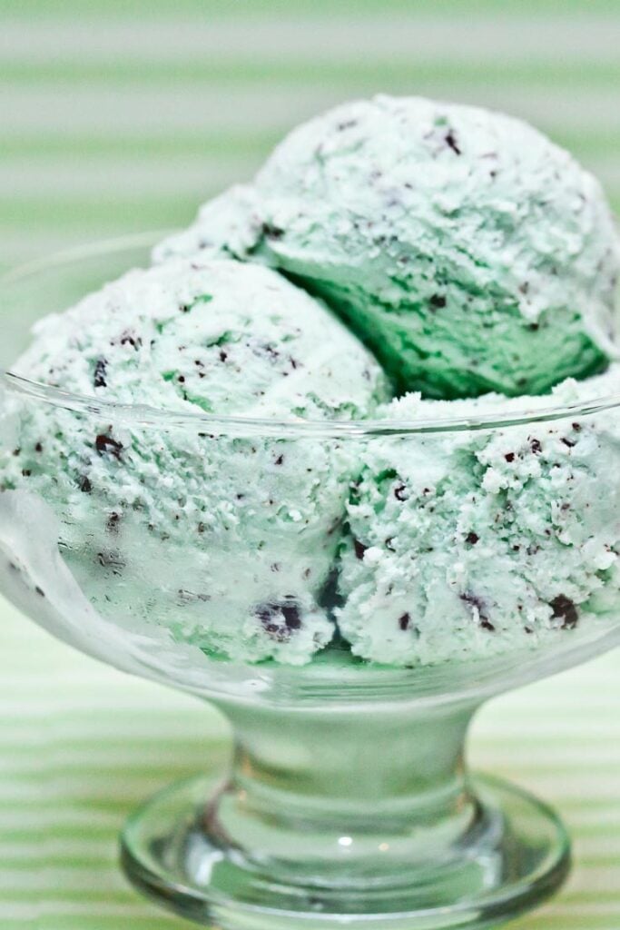 Ice cream mint makanan kesukaan jungkook
