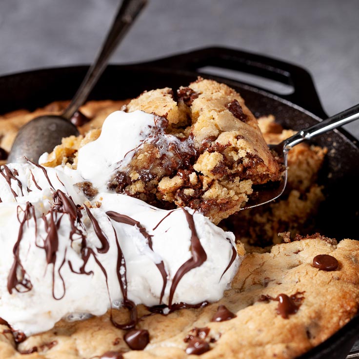 Best Skillet Chocolate Chip Cookie Recipe - How to Make a Cookie in a  Skillet