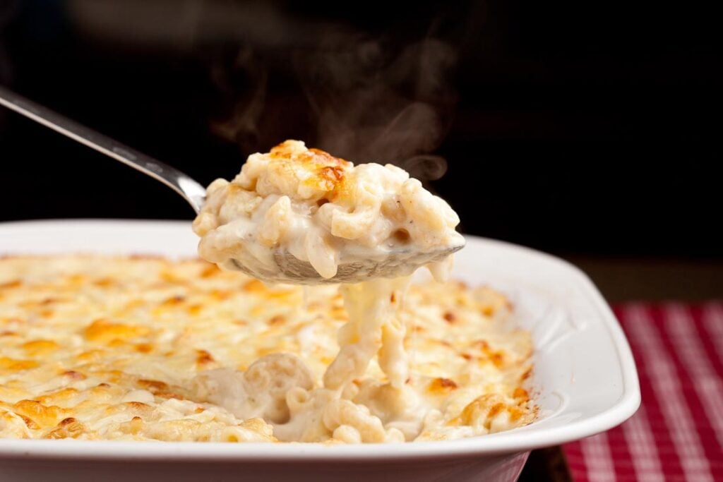 Homemade Mac and Cheese (Baked & Creamy) - Lemon Blossoms