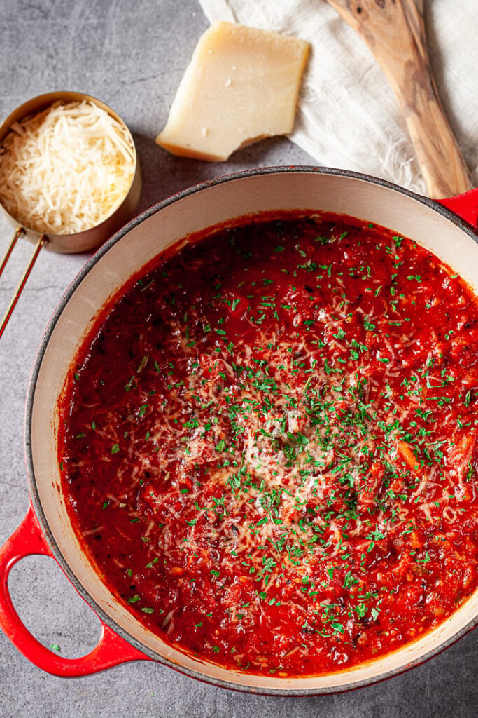 Spaghetti sauce from scratch in pot