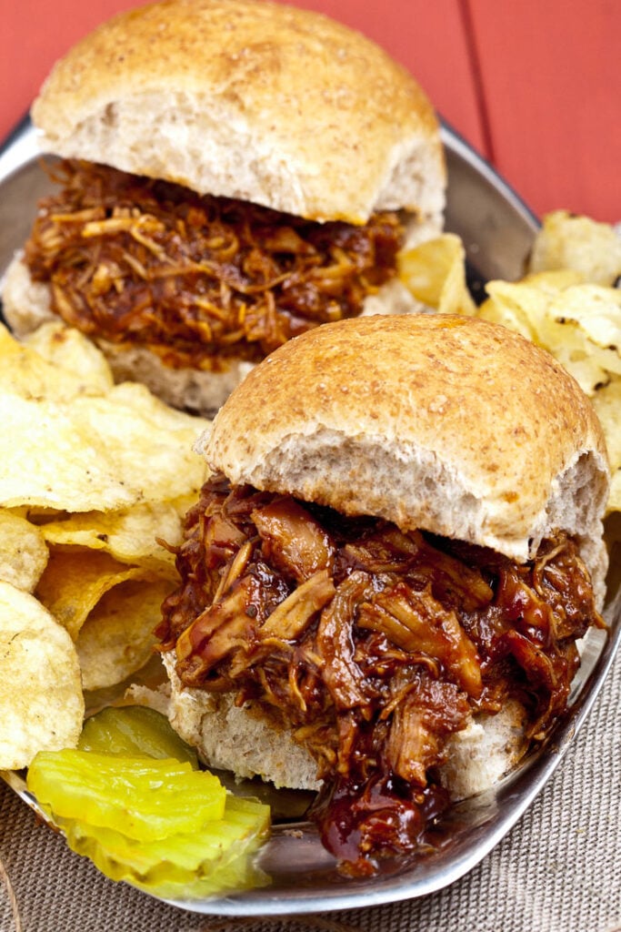 Barbecue pulled chicken on buns