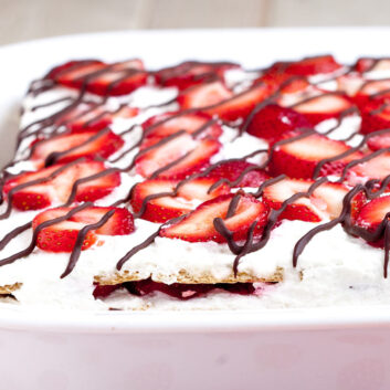 strawberry icebox cake