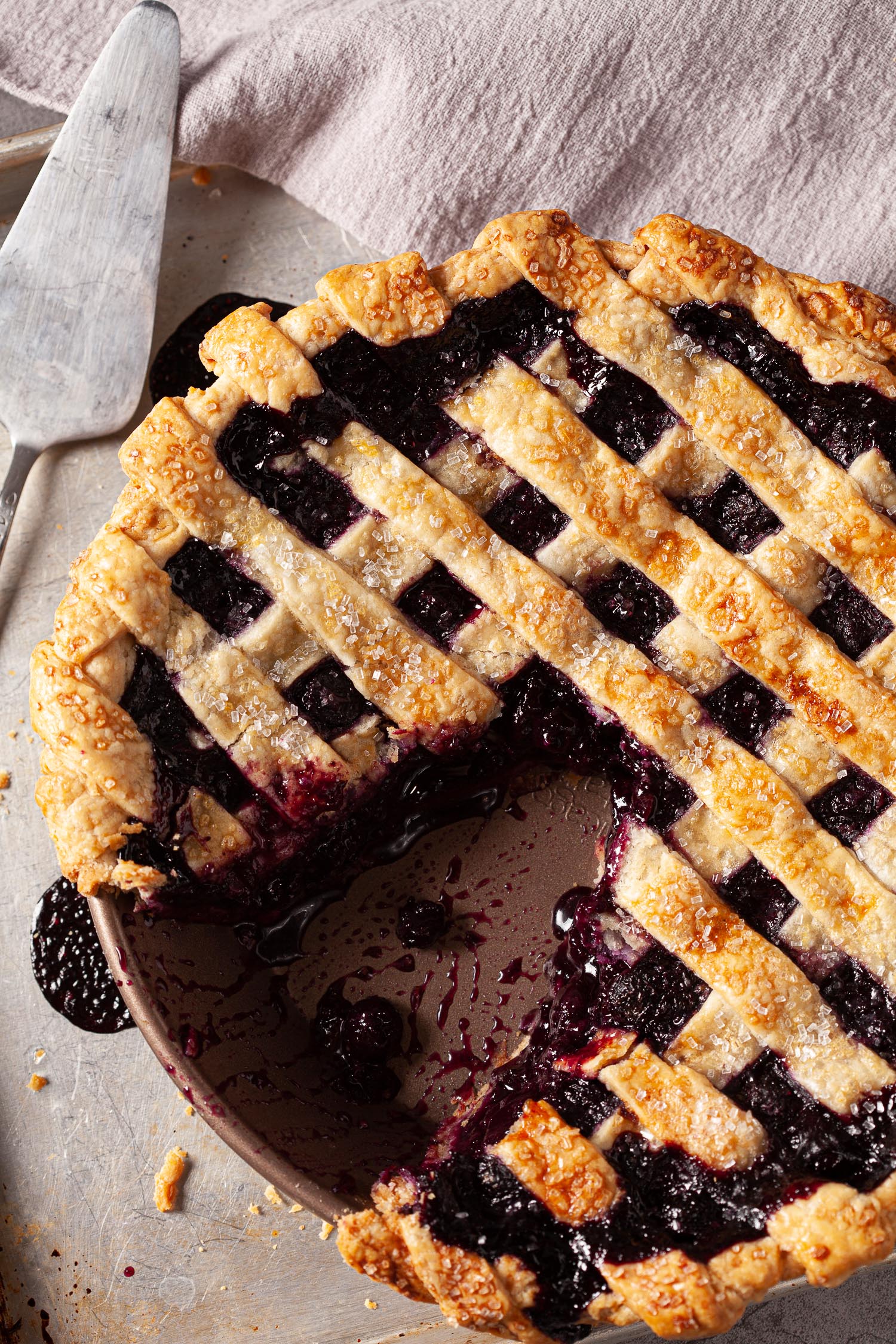 blueberry pie with butter crust