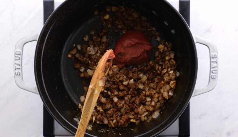 vegetarian chili aromatics in pot.