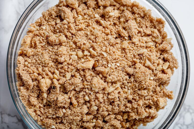 how to make a apple crisp topping