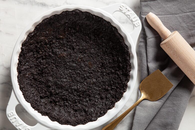 chocolate pie crust in a pie pan