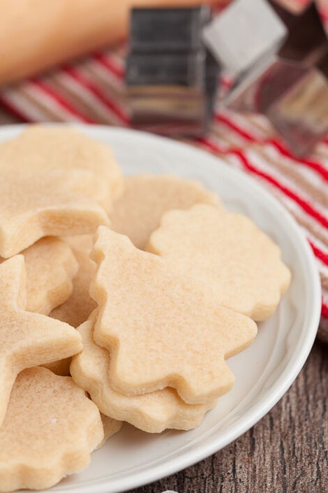 vanilla almond cookies, cut-out cookies, vanilla almond cut-out cookies