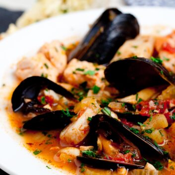 cioppino (seafood stew)