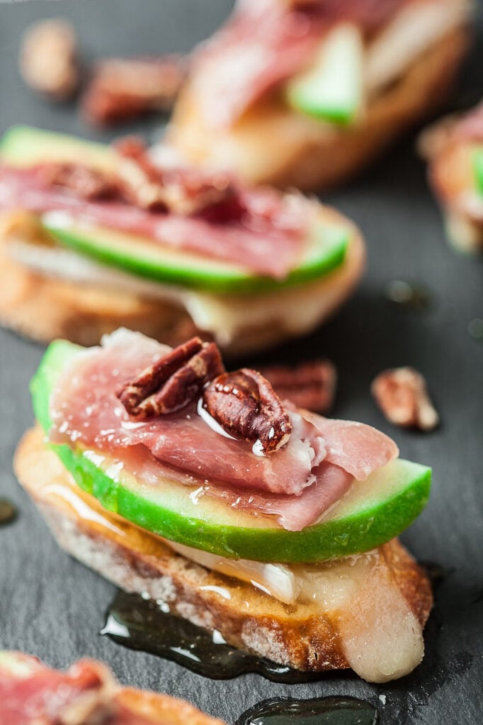 Apple Brie Prosciutto Crostini 