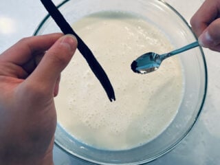 easy vanilla ice cream with vanilla bean