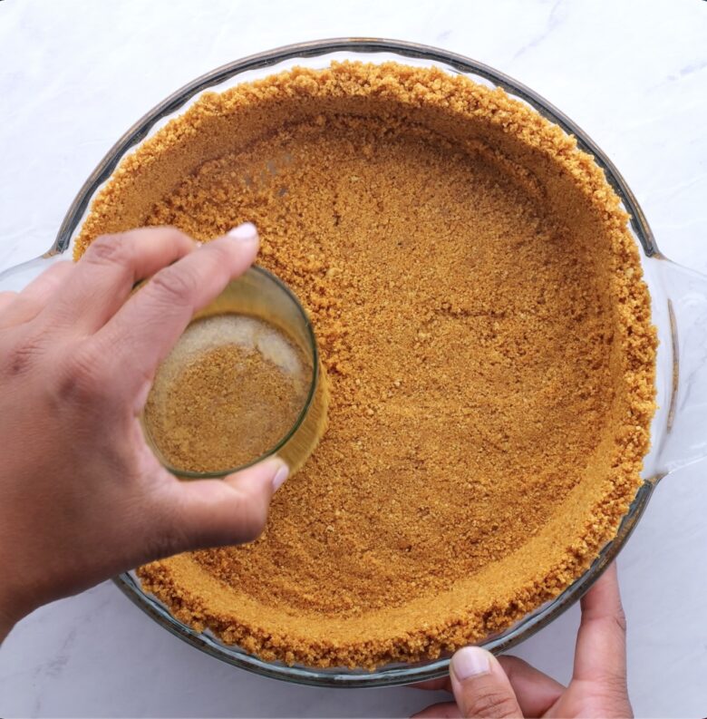 graham cracker crust on key lime pie