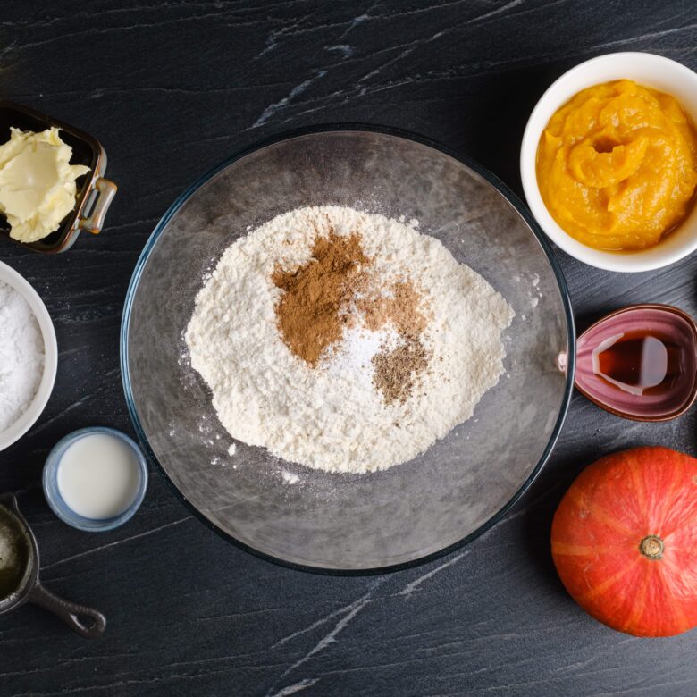 pumpkin spice cookies dry ingredients in a bowl.