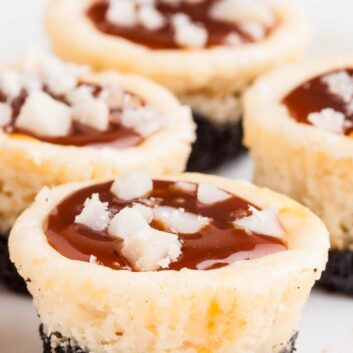 caramel cheesecake bites baked and garnished.